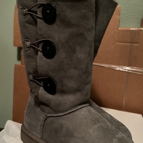 NWOT - UGG Boots - Picture 4 of 7